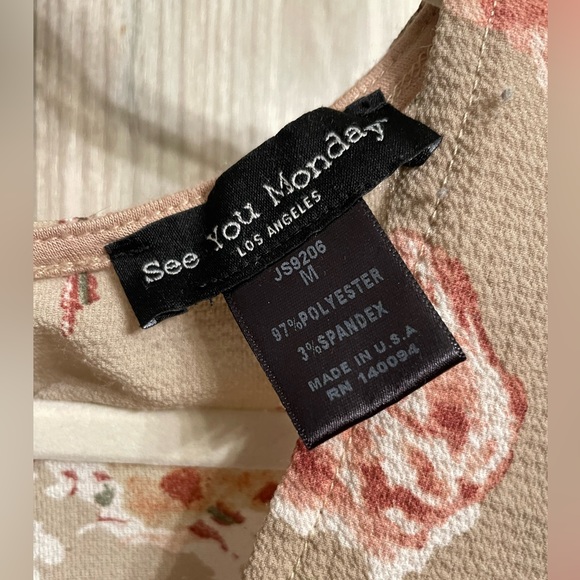 Floral Ruffled Romper - Picture 3 of 3